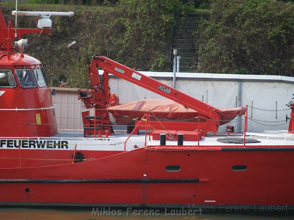 Feuerloeschboot 10-2      P192.JPG